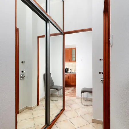 Luxury R162 *