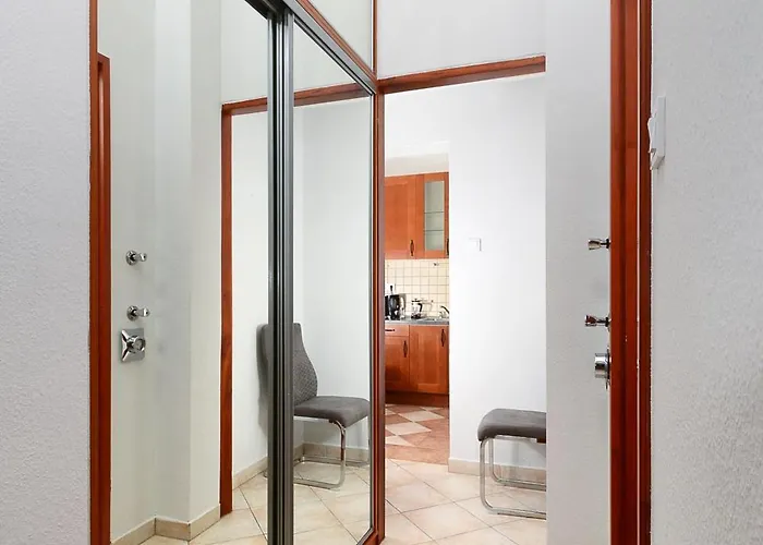 Luxury R162 *